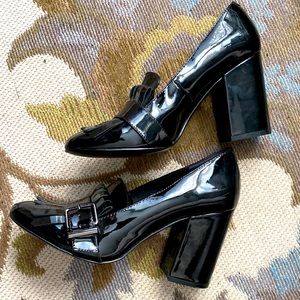 EUC Kenneth Cole NY CAMBRIE Black Pumps Italian Patent Leather Buckle Strap 8.5